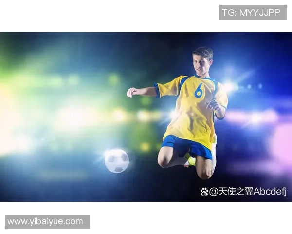 足球明星在绿茵场上挥洒汗水的素描艺术作品展现激情与梦想